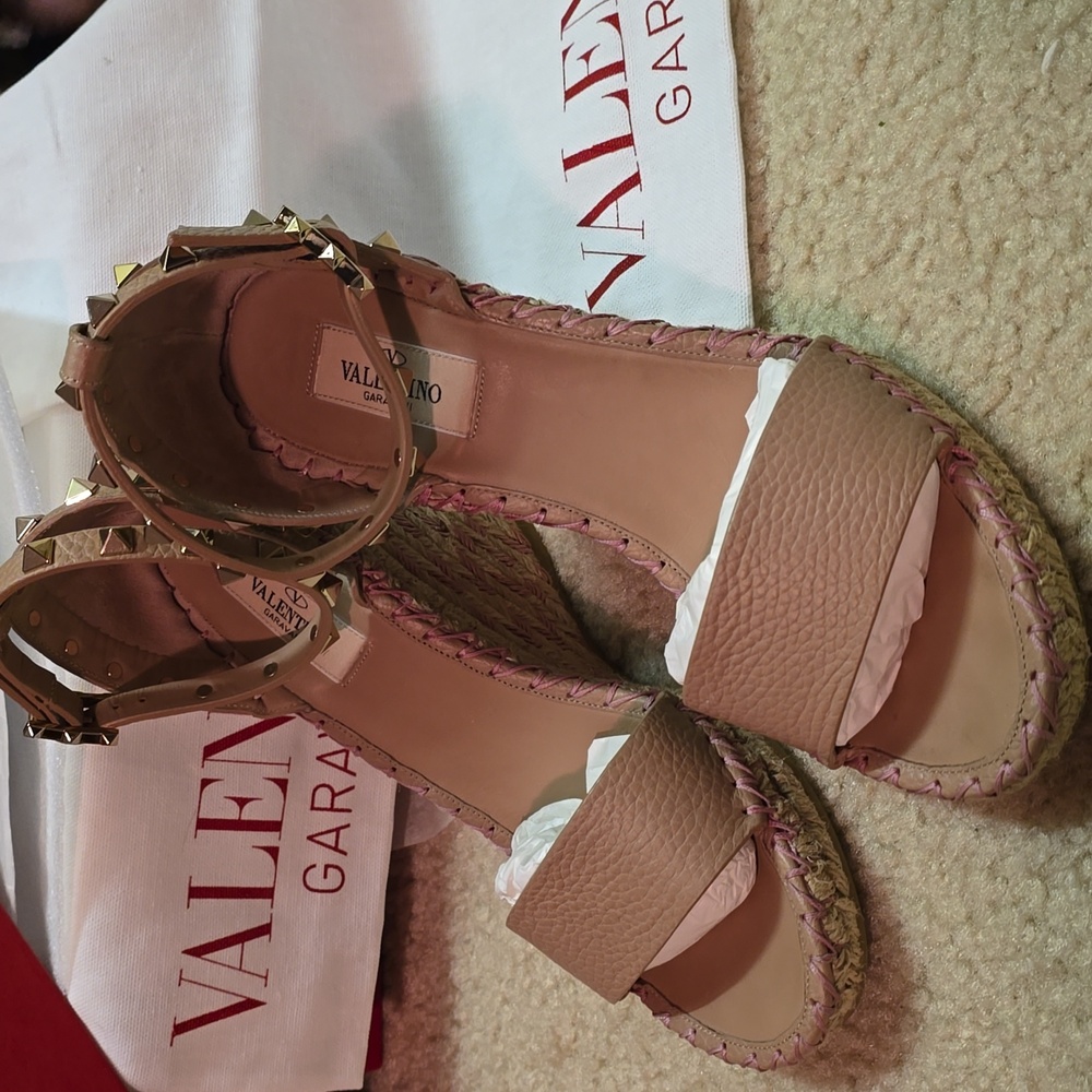 Valentino Women's Blush Wedge Sandals - Picture 2 of 9